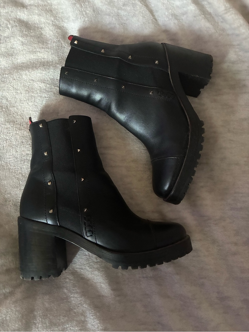 Valentino Garavani Rockstud booties